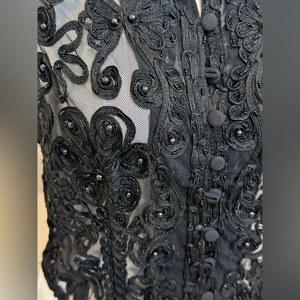 Cache Black Sleeveless Button Down embellished with beaded embroidery - Picture 3 of 9